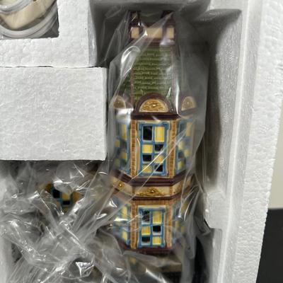 LOT 152U: Department 56 Dickens Village Series - The Smoking Bishop & Scotland Yard Station