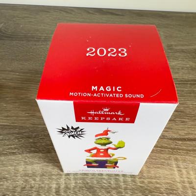 LOT 207M: Dr. Seuss' The Grinch Hallmark Ornaments in Boxes - Record Player, Peekbuster & More