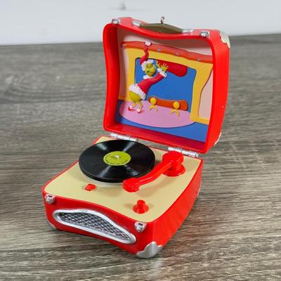 LOT 207M: Dr. Seuss' The Grinch Hallmark Ornaments in Boxes - Record Player, Peekbuster & More