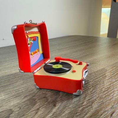 LOT 207M: Dr. Seuss' The Grinch Hallmark Ornaments in Boxes - Record Player, Peekbuster & More