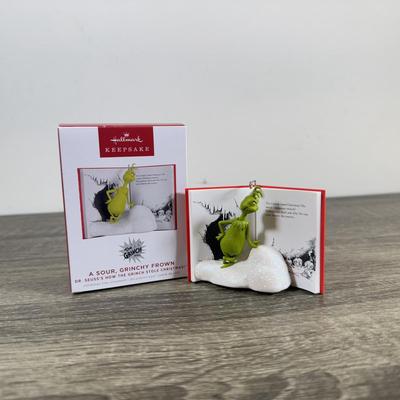 LOT 207M: Dr. Seuss' The Grinch Hallmark Ornaments in Boxes - Record Player, Peekbuster & More