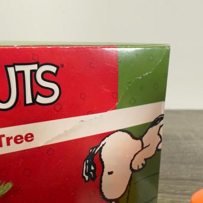 LOT 208M: Peanuts Christmas Decor - Department 56 "The Perfect Tree" & Hallmark Keepsake Ornaments