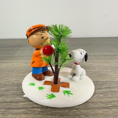 LOT 208M: Peanuts Christmas Decor - Department 56 "The Perfect Tree" & Hallmark Keepsake Ornaments