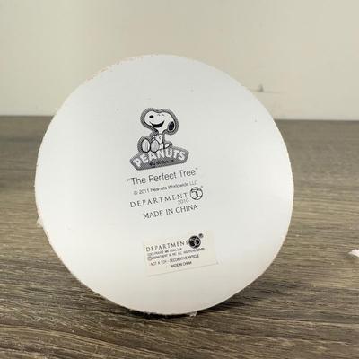 LOT 208M: Peanuts Christmas Decor - Department 56 "The Perfect Tree" & Hallmark Keepsake Ornaments