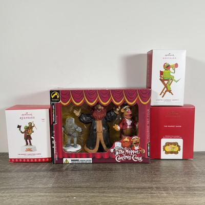 LOT 209M: Palisades The Muppet Christmas Carol Playset NIB w/ Muppets Hallmark Keepsake Ornaments