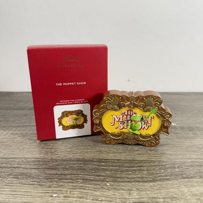 LOT 209M: Palisades The Muppet Christmas Carol Playset NIB w/ Muppets Hallmark Keepsake Ornaments
