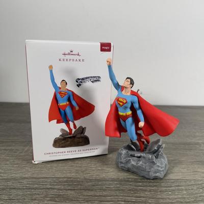 LOT 210M: Hallmark Keepsake Power Cords & Ornaments - Wizard of Oz, Star Trek, Superman & Member Exclusive Snowflake