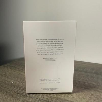 LOT 210M: Hallmark Keepsake Power Cords & Ornaments - Wizard of Oz, Star Trek, Superman & Member Exclusive Snowflake