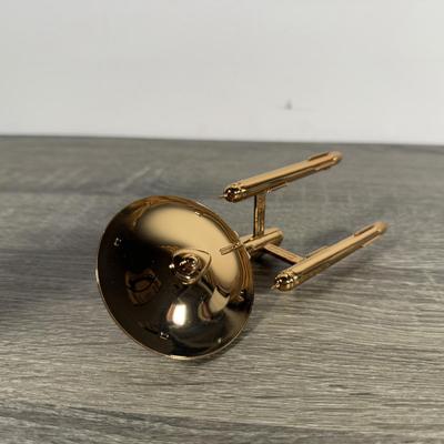 LOT 210M: Hallmark Keepsake Power Cords & Ornaments - Wizard of Oz, Star Trek, Superman & Member Exclusive Snowflake