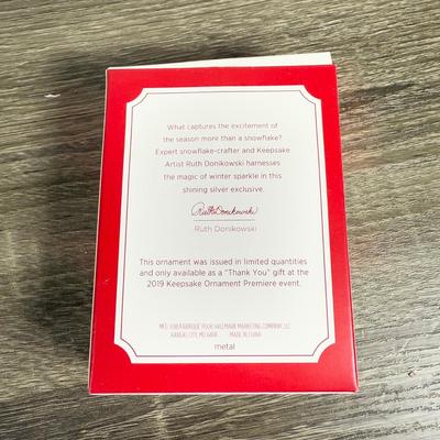 LOT 210M: Hallmark Keepsake Power Cords & Ornaments - Wizard of Oz, Star Trek, Superman & Member Exclusive Snowflake