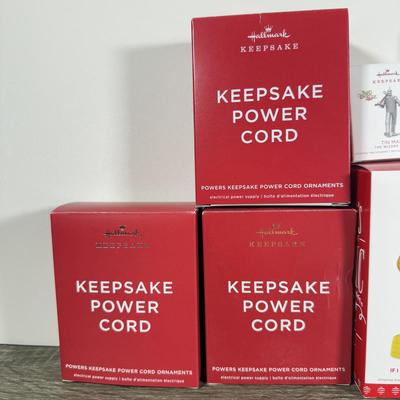 LOT 210M: Hallmark Keepsake Power Cords & Ornaments - Wizard of Oz, Star Trek, Superman & Member Exclusive Snowflake