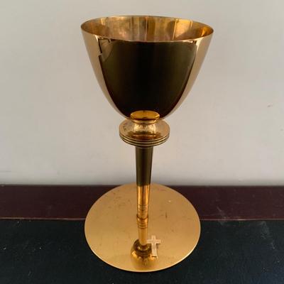 LOT 221 M: Holy Mass Communion Set