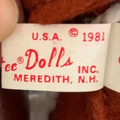 LOT 222 M: Annalee Mobilitee Friar Doll & 2005 Santa Doll