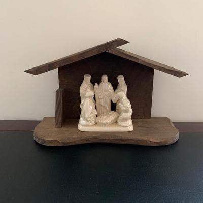 LOT 225 M: Nativity Sets Collection