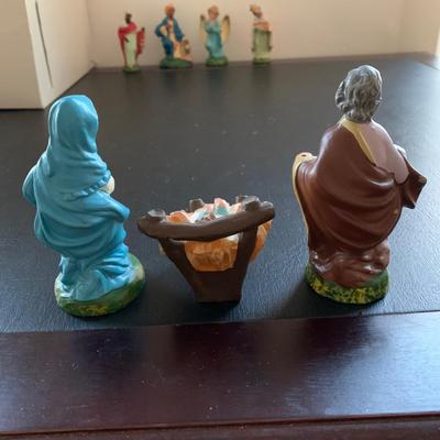 LOT 225 M: Nativity Sets Collection