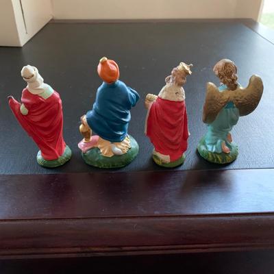 LOT 225 M: Nativity Sets Collection