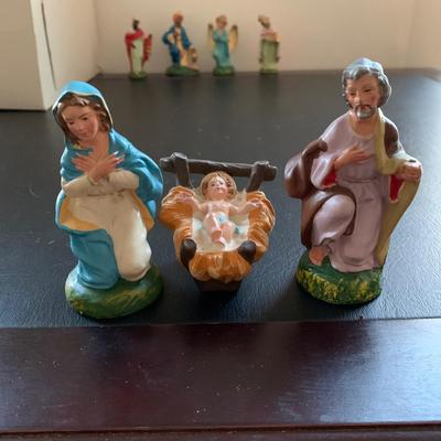LOT 225 M: Nativity Sets Collection