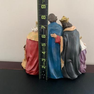 LOT 225 M: Nativity Sets Collection