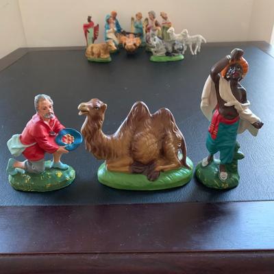 LOT 225 M: Nativity Sets Collection