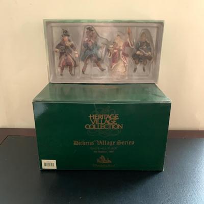 LOT 226 M: Department 56 Ghost Of X'mas Ornament Set & Dickens Village Series "Gad's Hill Place"