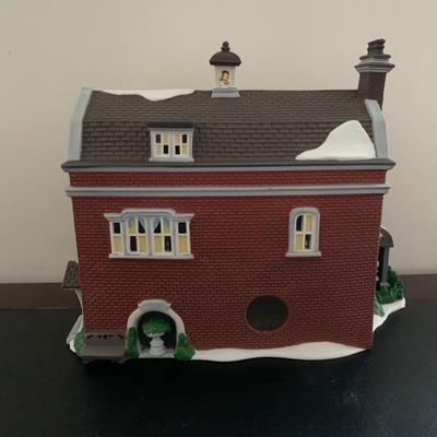 LOT 226 M: Department 56 Ghost Of X'mas Ornament Set & Dickens Village Series "Gad's Hill Place"
