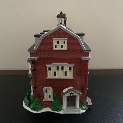 LOT 226 M: Department 56 Ghost Of X'mas Ornament Set & Dickens Village Series "Gad's Hill Place"