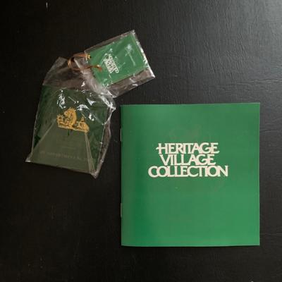 LOT 226 M: Department 56 Ghost Of X'mas Ornament Set & Dickens Village Series "Gad's Hill Place"