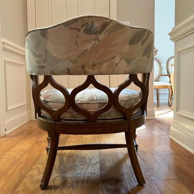 Beautiful Barrel Style Lounge or Reading Chair