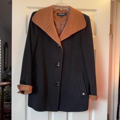 441 Black and Tan Ellen Tracy Jacket / Coat