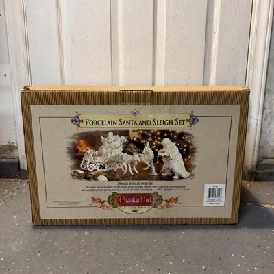 Grandeur Noel Porcelain Santa & Sleigh Set (B4-HS)