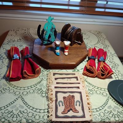 WESTERN THEME DINNER TABLE ITEMS