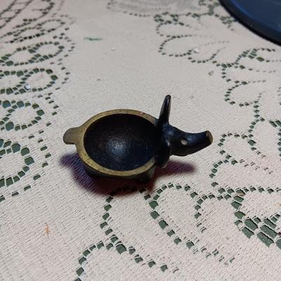 SUPER CUTE CAST IRON PIG AND CAT GUM HOLDER