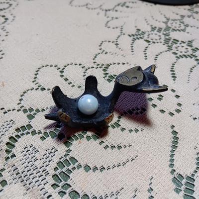 SUPER CUTE CAST IRON PIG AND CAT GUM HOLDER