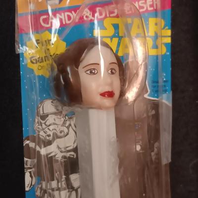 SEALED VINTAGE STAR WARS PEZ DISPENSERS