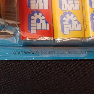 SEALED VINTAGE STAR WARS PEZ DISPENSERS