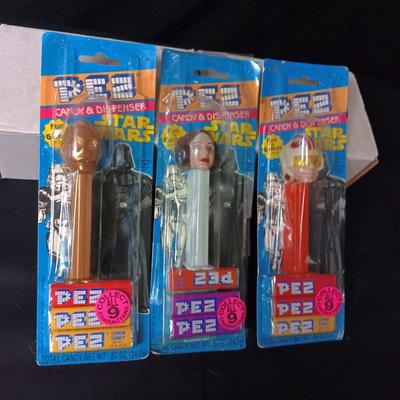 SEALED VINTAGE STAR WARS PEZ DISPENSERS