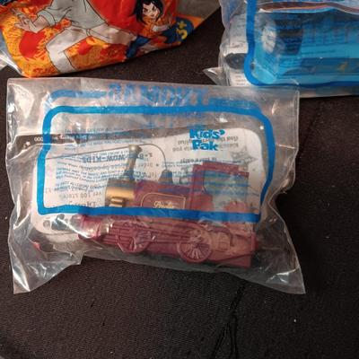 MOSTLY WENDY'S OLDER SEALED KIDS MEAL TOYS