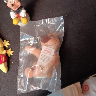 A COLLECTION OF EARLY KIDS MEAL TOYS