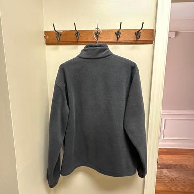 Men’s Columbia Vests and Pullover Sweaters