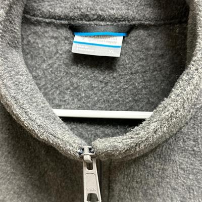 Men’s Columbia Vests and Pullover Sweaters