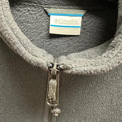 Men’s Columbia Vests and Pullover Sweaters