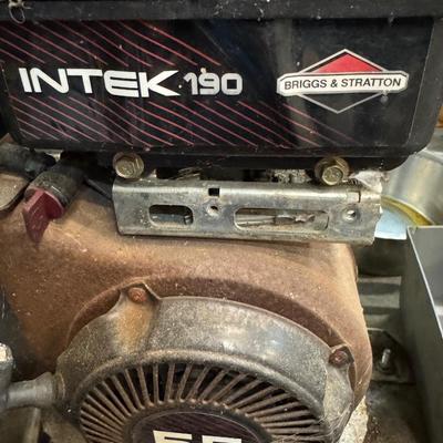 BRIGGS & STRATTON INTEK 190 engine
