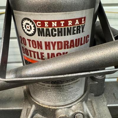 CENTRAL MACHNARY 20 TON SHOP PRESS