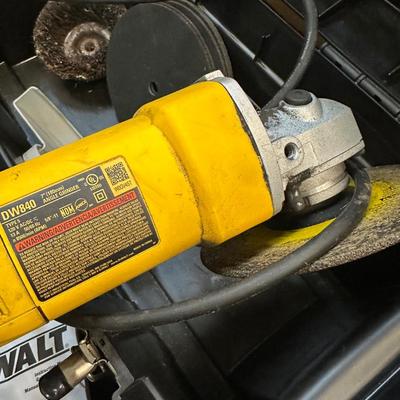 DEWALT HEAVY DUTY GRINDER