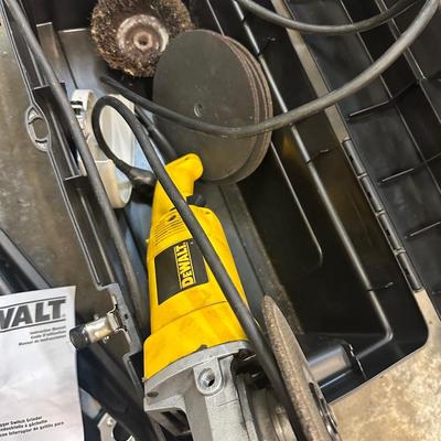 Sale Photo Thumbnail #207: DEWALT HEAVY DUTY GRINDER DW840 TESTED 7 IN 