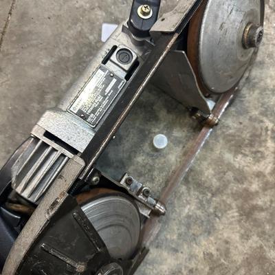 HITACHI ROTARY BAND SAW