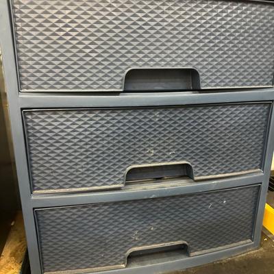 PLASTIC STORAGE DRAWER LOT