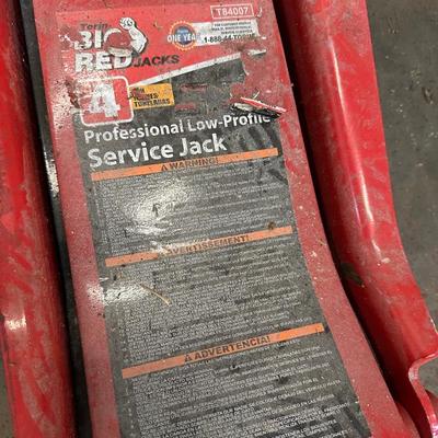 Sale Photo Thumbnail #326: BIGRED JACKS 4 TON LOW PROFILE SERVICE JACK T84007 AS PICTURED 