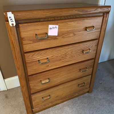 BROYHILL 4 DR DRESSER