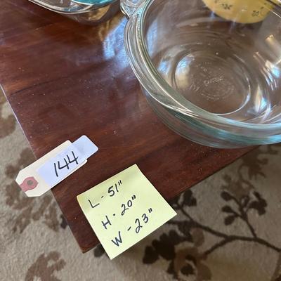 COFFEE TABLE/MISC VTG GLASSWARE LOT
